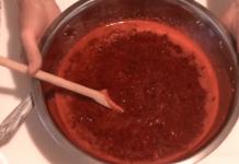 Hallonsylt för vintern: recept med socker, äpple, basilika, gelatin och vinbär Hallon i sirap