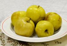 Nakladané jablká v pohároch - domáce recepty Nakladané jablká Antonovka s horčicou